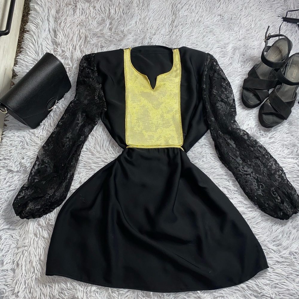 Black long sleeves traditional Tunisian dress .
